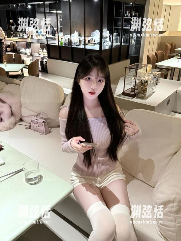 155hl.fun平台上，在线收藏你的最佳吃瓜话题，乐趣无穷！