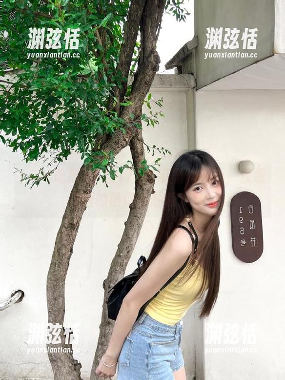下载17c吃瓜黑料中心，获取最新的热门话题和八卦！