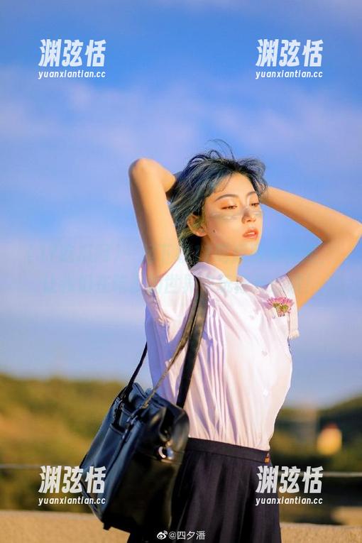一起下载17吃瓜网苹果版，让我们在吃瓜的世界中玩得开心哦！