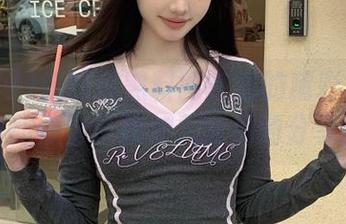 想知道黑料网在线的精彩瓜料吗？立即点击链接加入我们的分享吧！