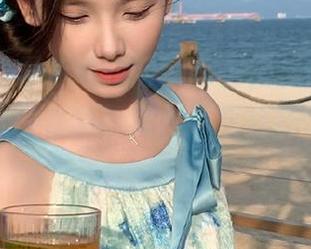 最新黑料网app盛大推出，成为吃瓜群众的必备神器，娱乐八卦一手掌握！