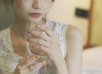 黑网料app带你走进瓜田趣事，安卓系统让你轻松获取最热信息